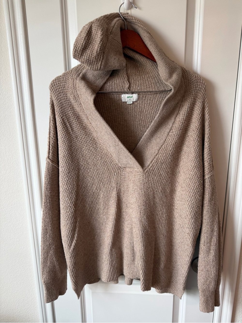 ⚡️Aerie Cozy V-Neck Hooded Sweater in Light Taupe